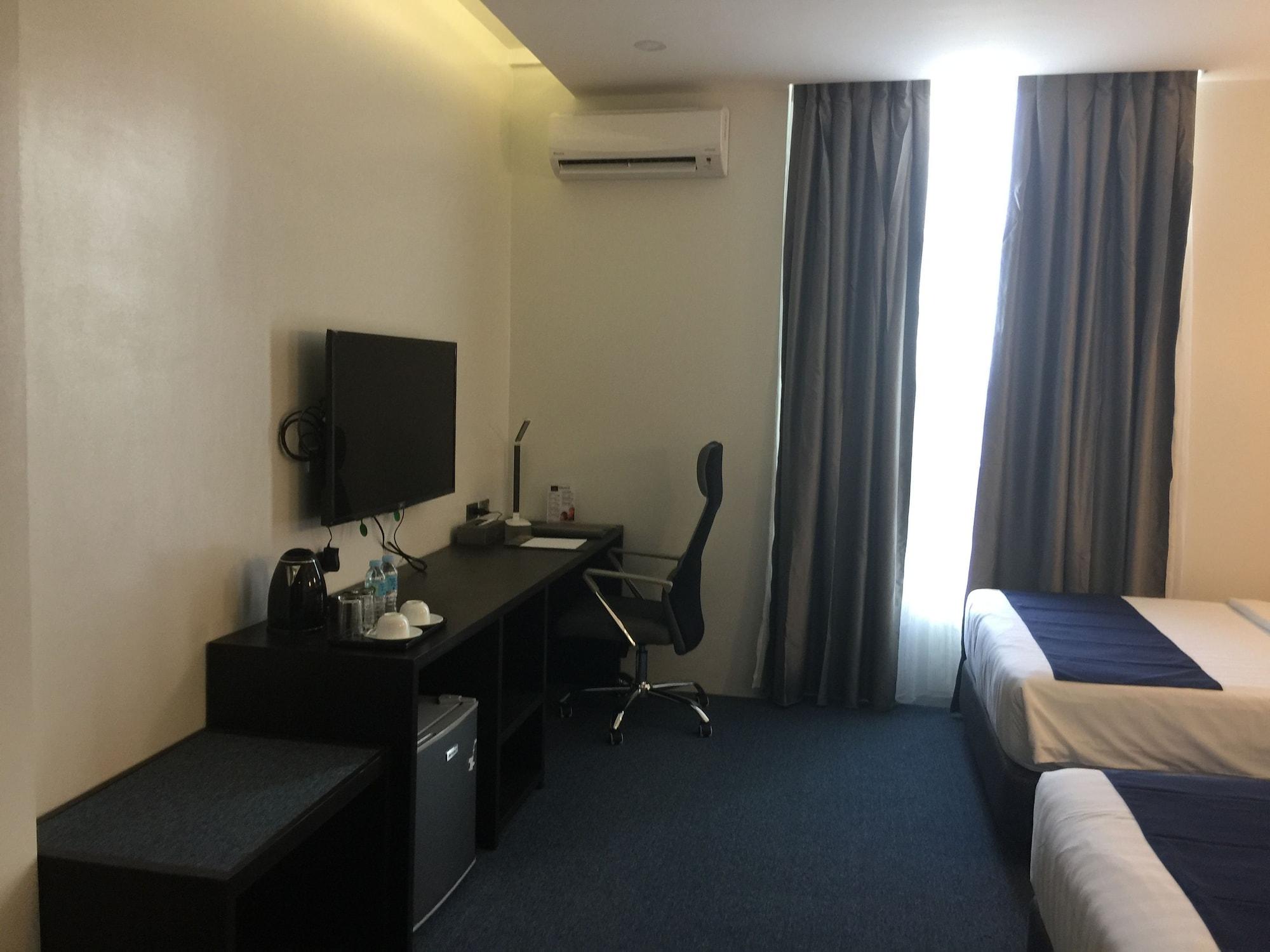 Mezzo Hotel Cebu Stadt Exterior foto